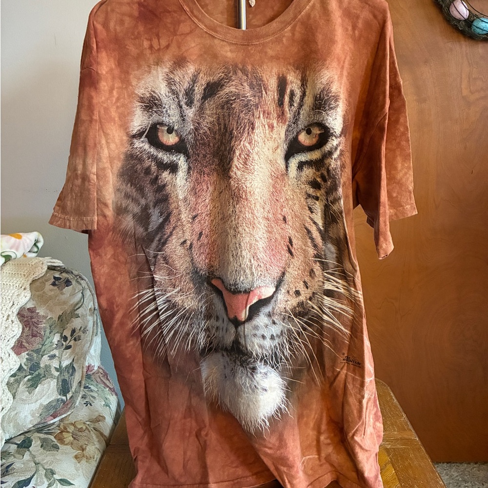 Lion Face Graphic Tee in Burnt Orange